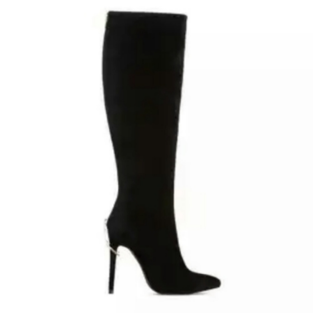 Black heeled boots